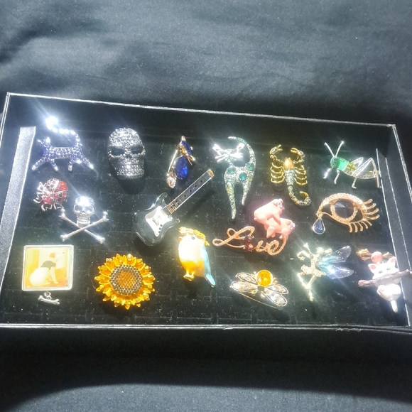 Assorted Brooch and Pin Collection - Picture 2 of 4